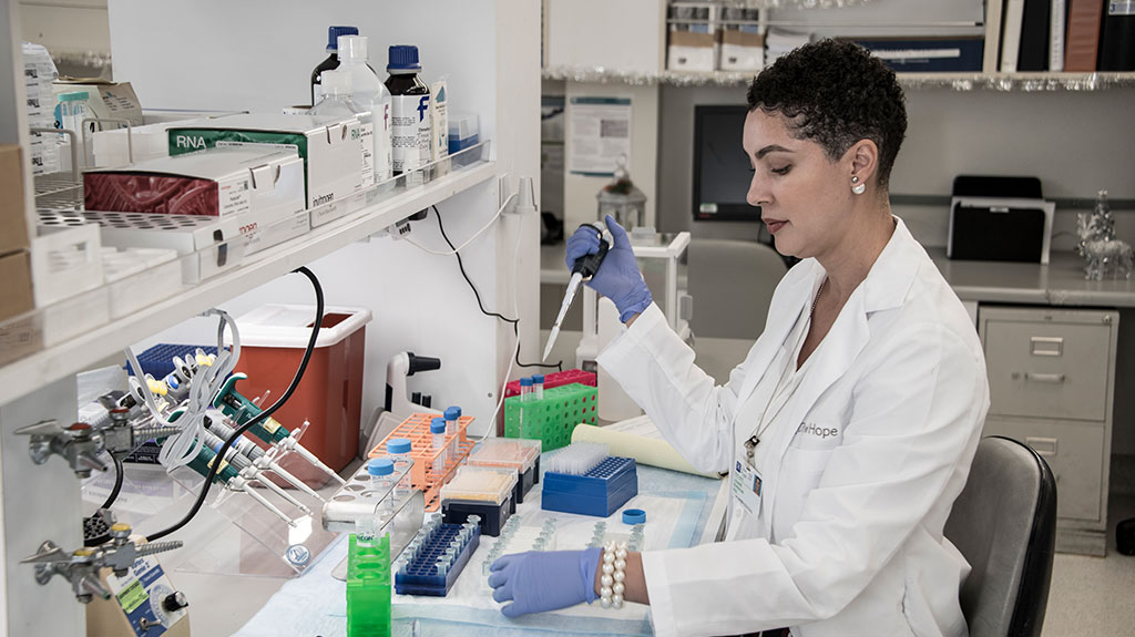 leanne-burnham-with-pipette