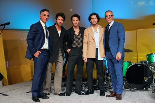 L to R: Avery Lipman, Nick Jonas, Kevin Jonas, Joe Jonas, Monte Lipman