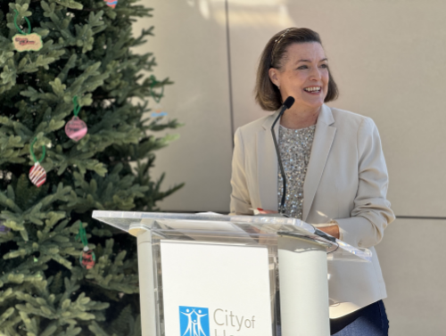 Holiday traditions shine brightly at City of Hope Orange County Lennar Foundation Cancer Center