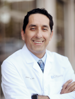 GI cancer expert Misagh Karimi, M.D.