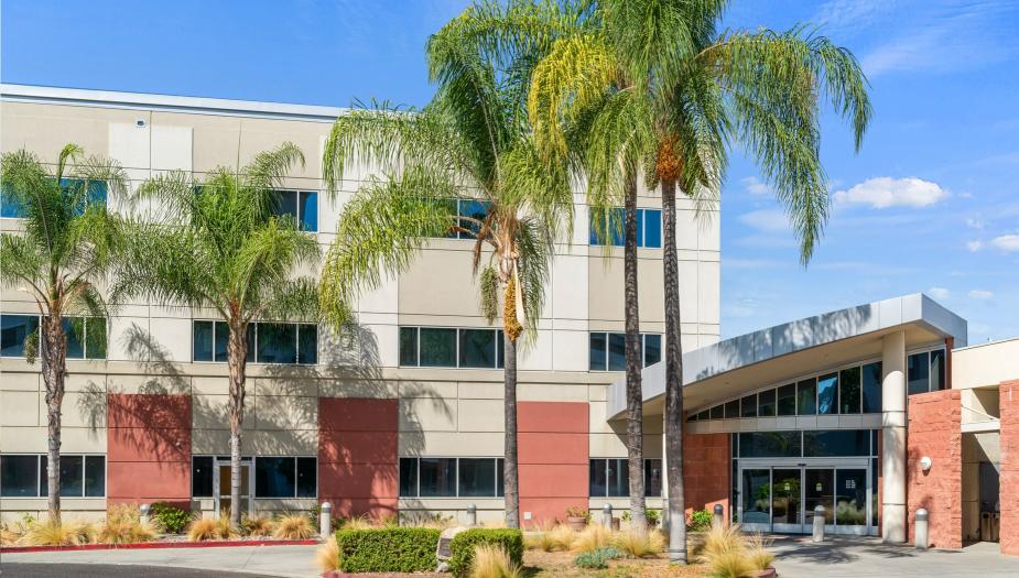 Exterior of City of Hope Glendale Building