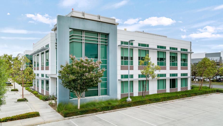 Exterior of City of Hope Long Beach Worsham Building