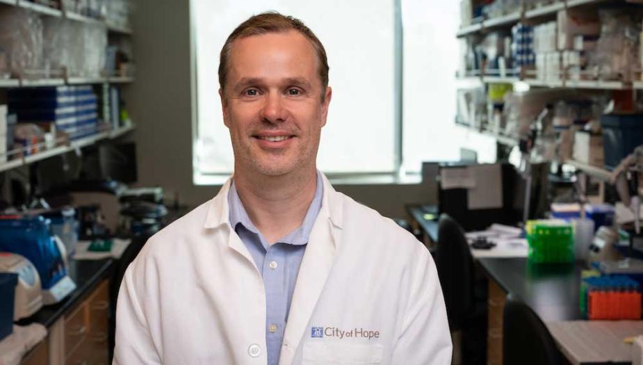 Headshot of Jeff Perry in the lab