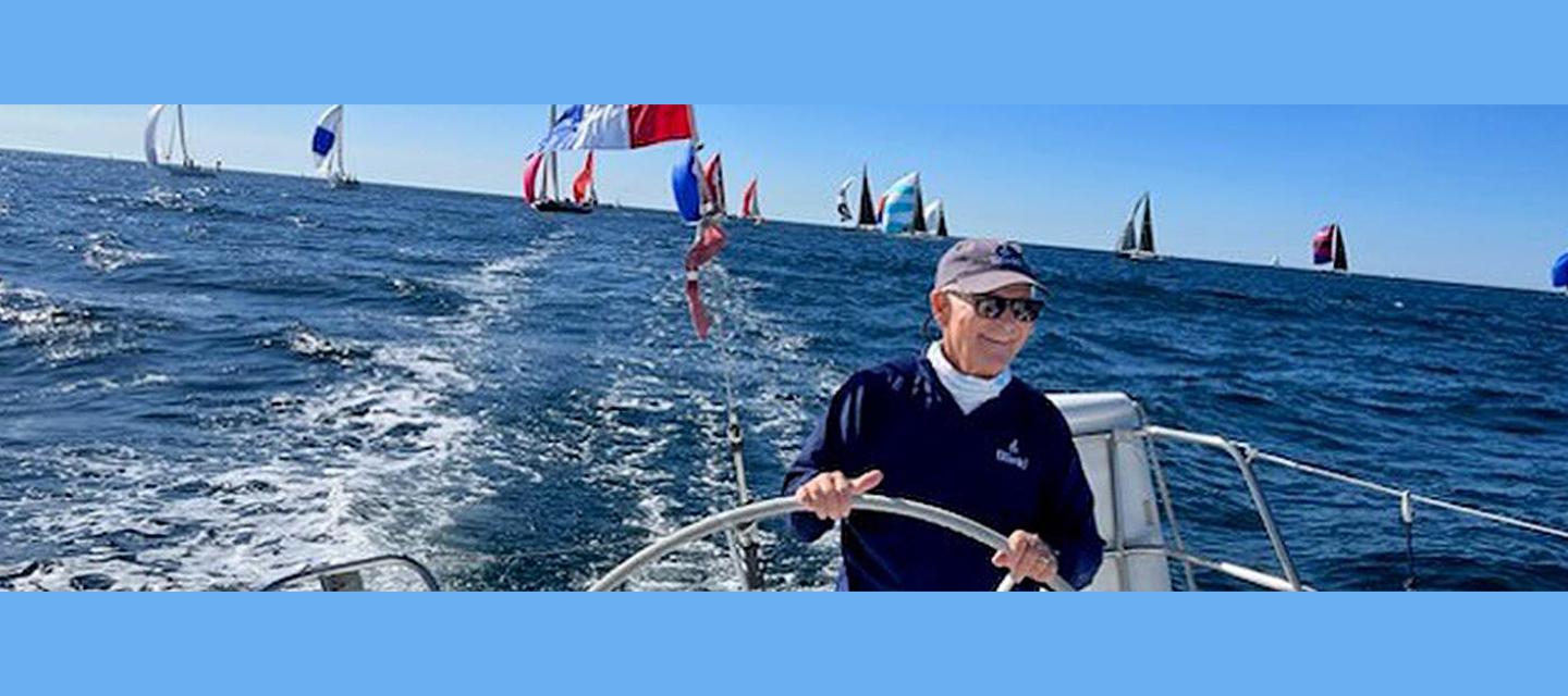Stage 4 Lung Cancer Survivor John Howell enjoying boating