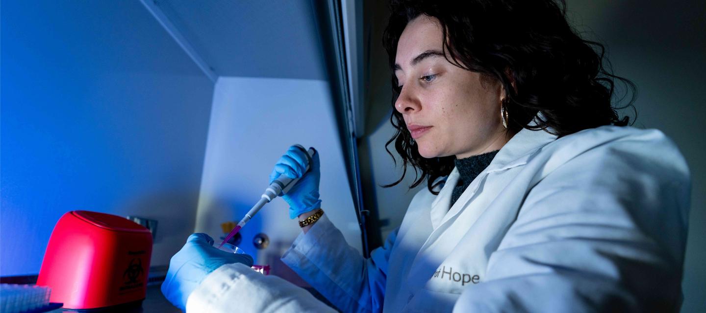 Jenq Lab member in the lab