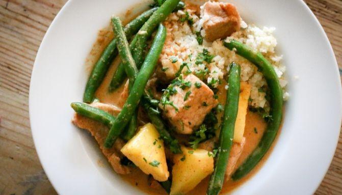 pork massaman curry with green beans