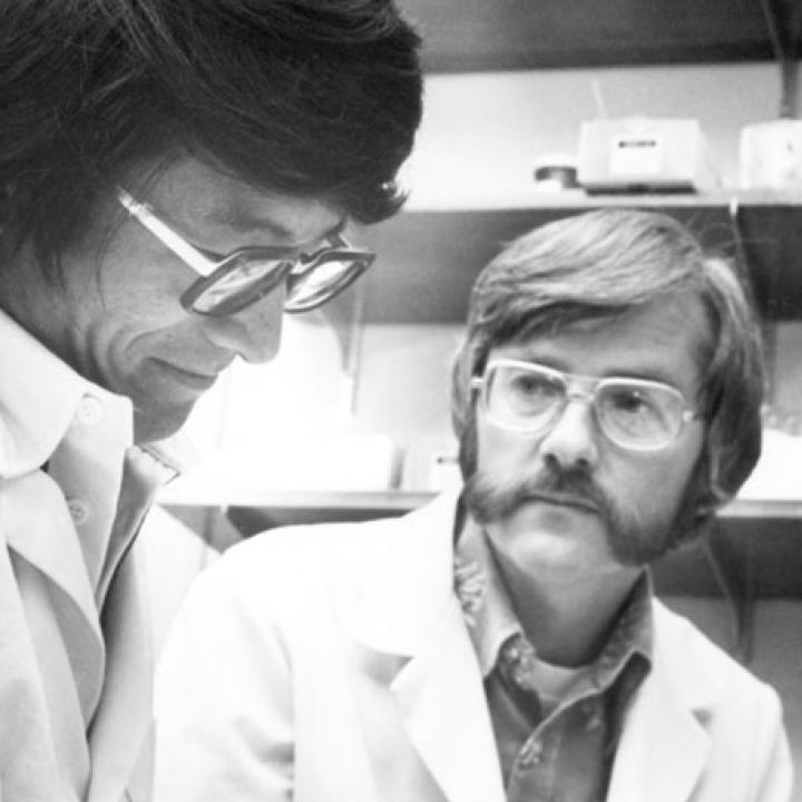 Drs. Arthur Riggs and Keiichi Itakura first engineer human insulin in the laboratory