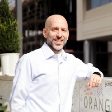 Multiple myeloma survivor pulls ahead with City of Hope Orange County’s advanced treatments 