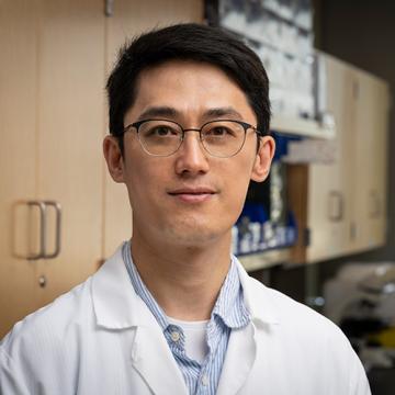 Gemming Lu, assistant research professor in the Adolfo Garcia-Ocana Lab