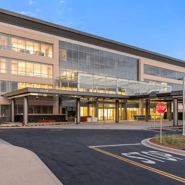 Lennar Cancer Center Building Front Entrance