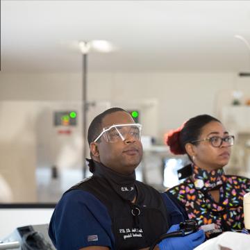 Two people in a lab at City of Hope Atlanta
