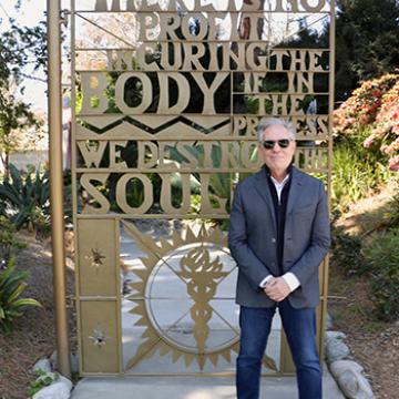 AEG Presents Chairman and CEO Jay Marciano tours City of Hope (Photo Credit: Liana Huth) 