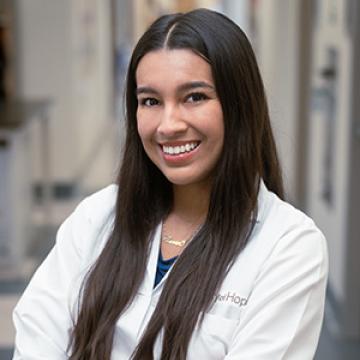 Lluvia Nunez, Associate Program Coordinator
