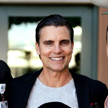 Colin Egglesfield helped honor cancer survivors at the annual Celebrate Life® luncheon at City of Hope® Cancer Center Phoenix and in the inaugural Walk for Hope. 