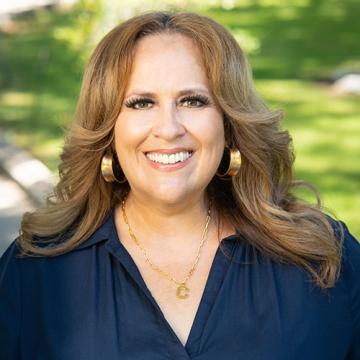 Claudia Cuevas, couples program faculty