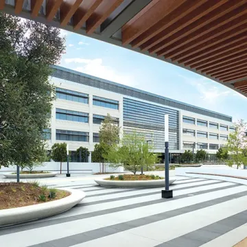 Back exterior of Lennar Foundation Cancer Center overlooking Celebration Plaza