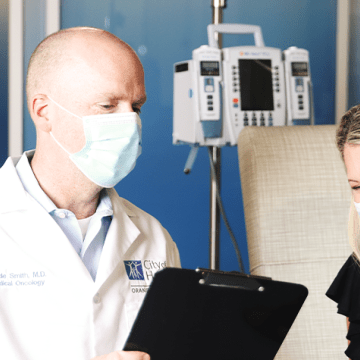 A patient getting answers from her oncologist