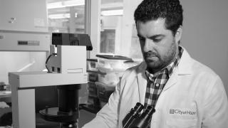 saul-priceman-in-lab