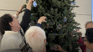 Holiday traditions shine brightly at City of Hope Orange County Lennar Foundation Cancer Center