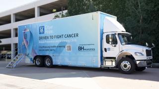 Mobile clinic bus