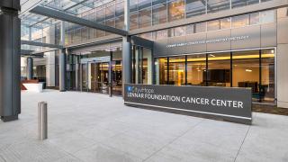Lennar Foundation Cancer Center Exterior Sign