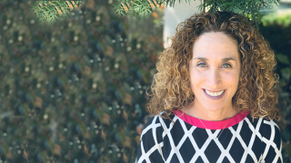 Clinical Social Work Offers Helping Hands To Patients And Families