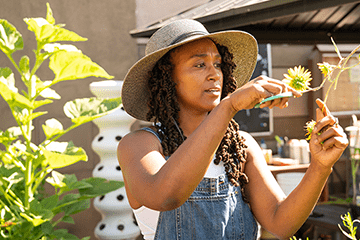 Dena Brummer, Garden of Hope volunteer | City of Hope